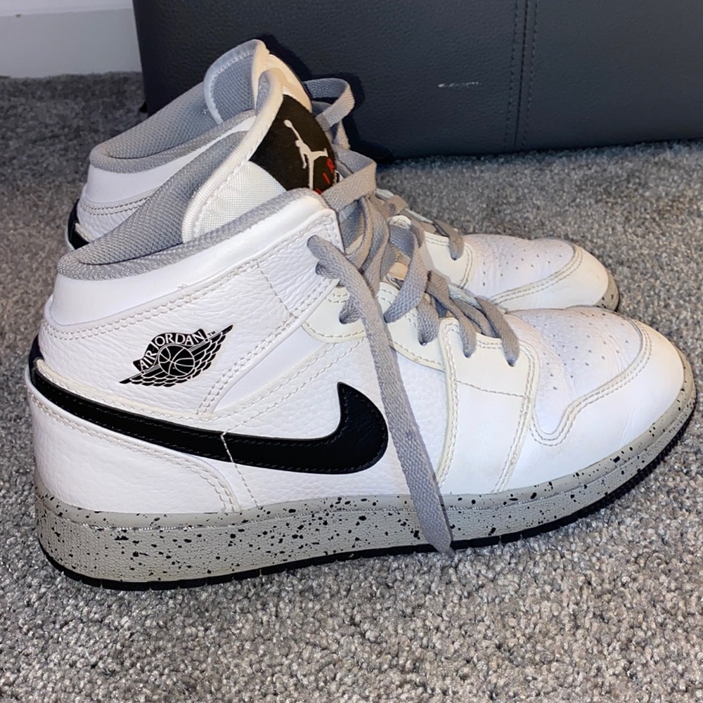 size 6 air Jordan’s .